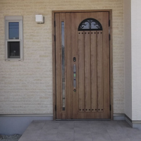 新築一戸建て玄関ドア色やサイズ