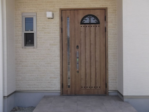 新築一戸建て玄関ドア色やサイズ