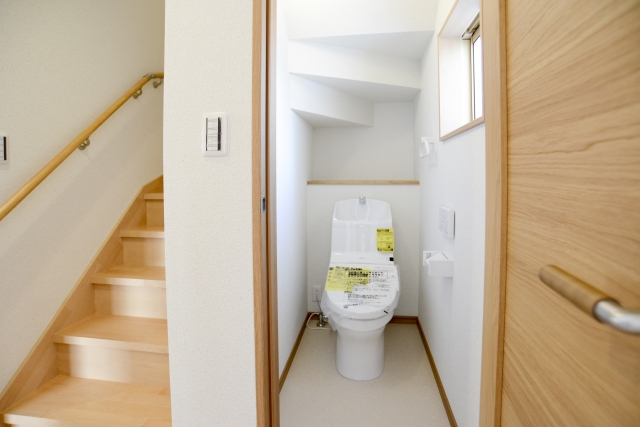 新築トイレの収納スペースはどこ？階段下トイレを含めてご紹介