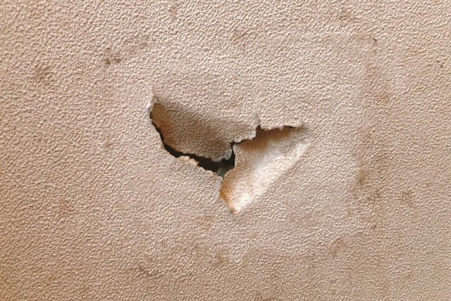 マンション購入時の壁紙損傷体験