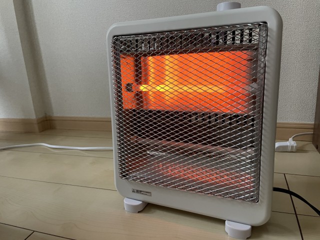 冬寒い家