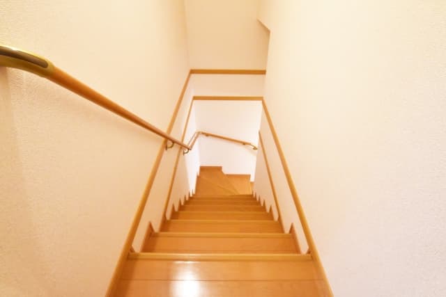 階段の角度と曲がり角の考慮